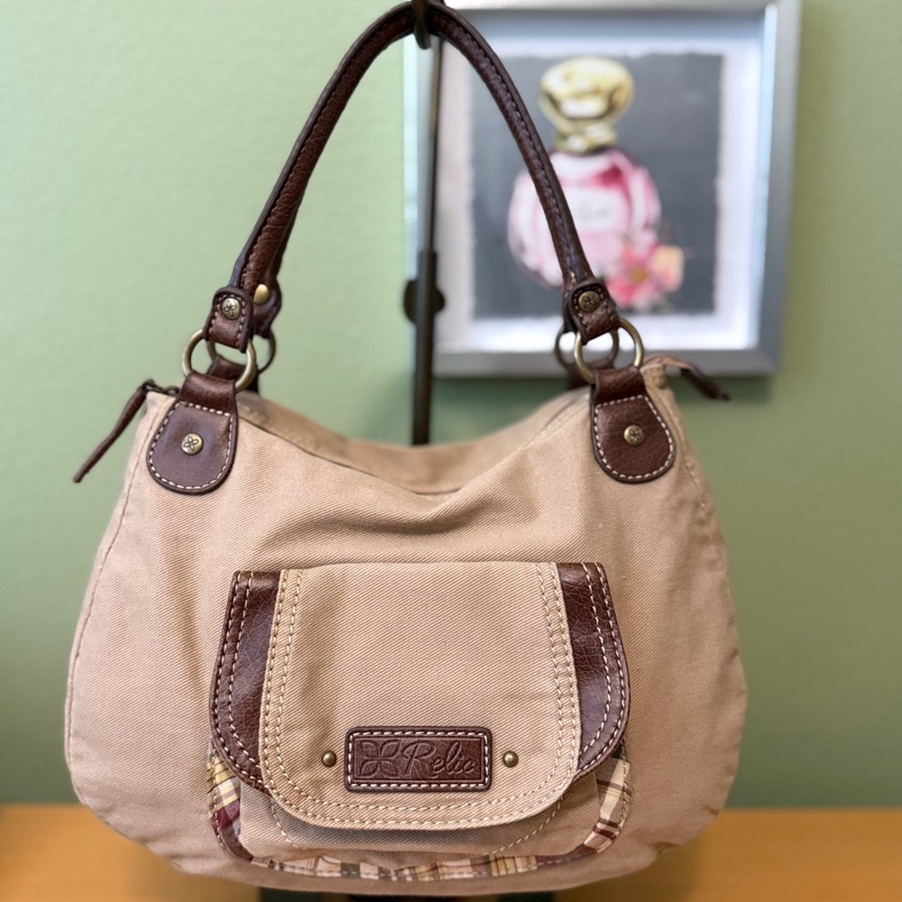 🌸Relic fabric pre-owned satchel. SATB09